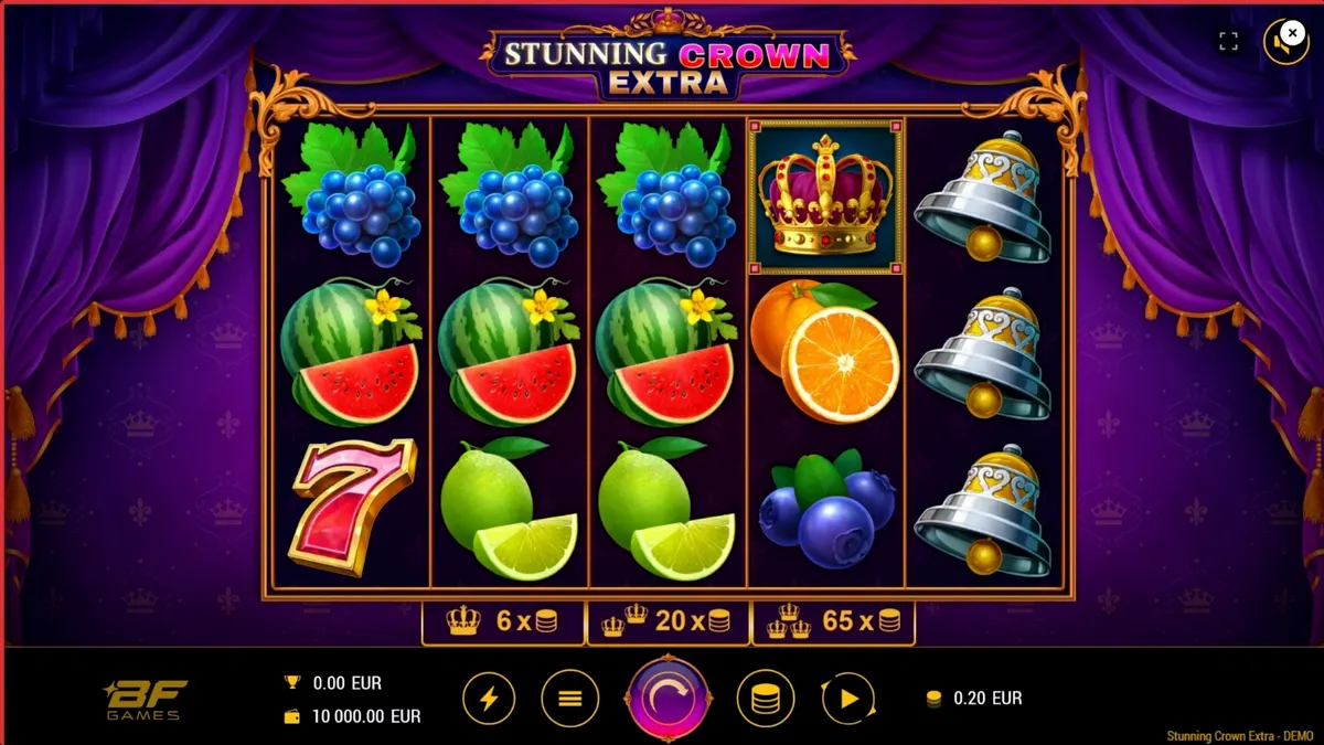 Tampilan visual slot Stunning Crown Extra dengan simbol mahkota dan buah